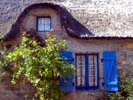 Chaumi&egrave;re dans le hameau de Kerascou&euml;t.